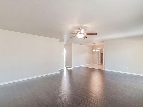 5th image of 2533 Spiceberry Ln