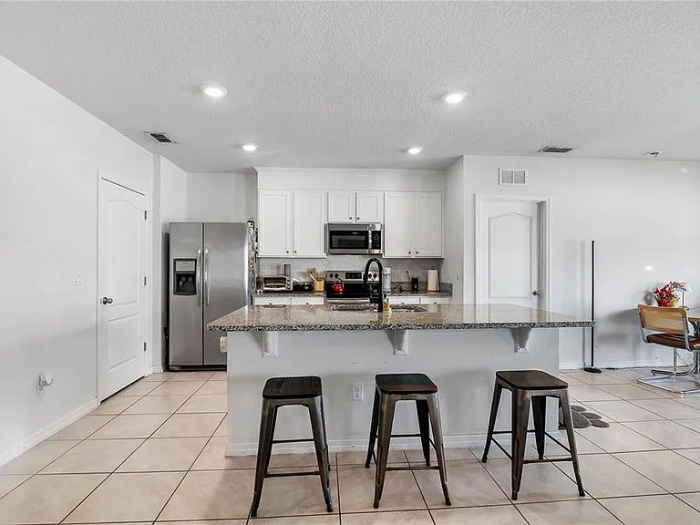9009 Pinales Way — Photo 5