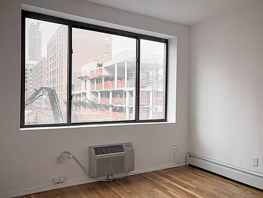 Rented by Avenues Real Estate | media 32