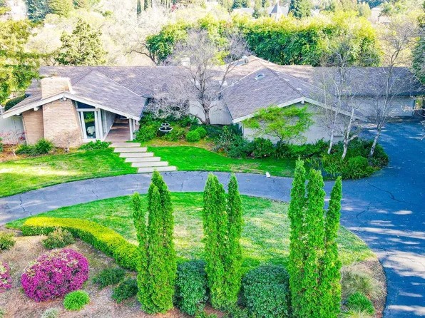 11318 Valley Oak Dr, Oakdale, CA 95361