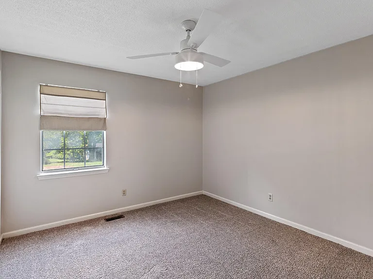 7830 Cove Ridge Dr — Photo 26