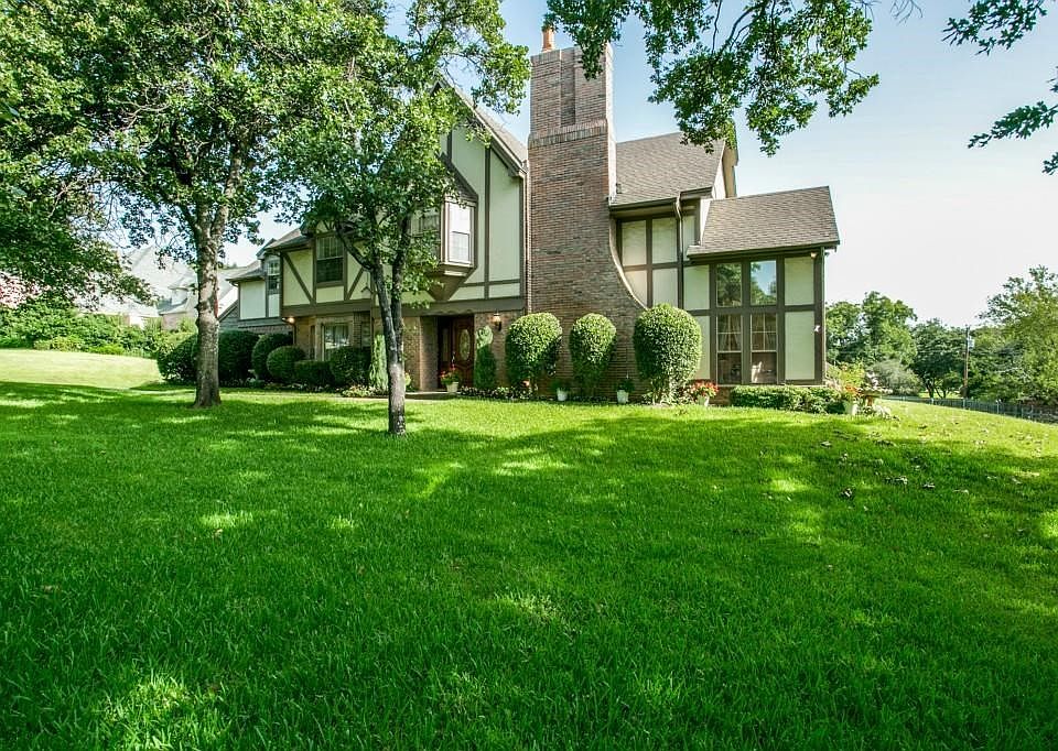 1st image of 1425 Melody Ln