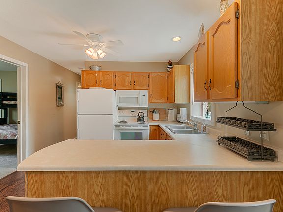 4th image of 24 Dean Rd