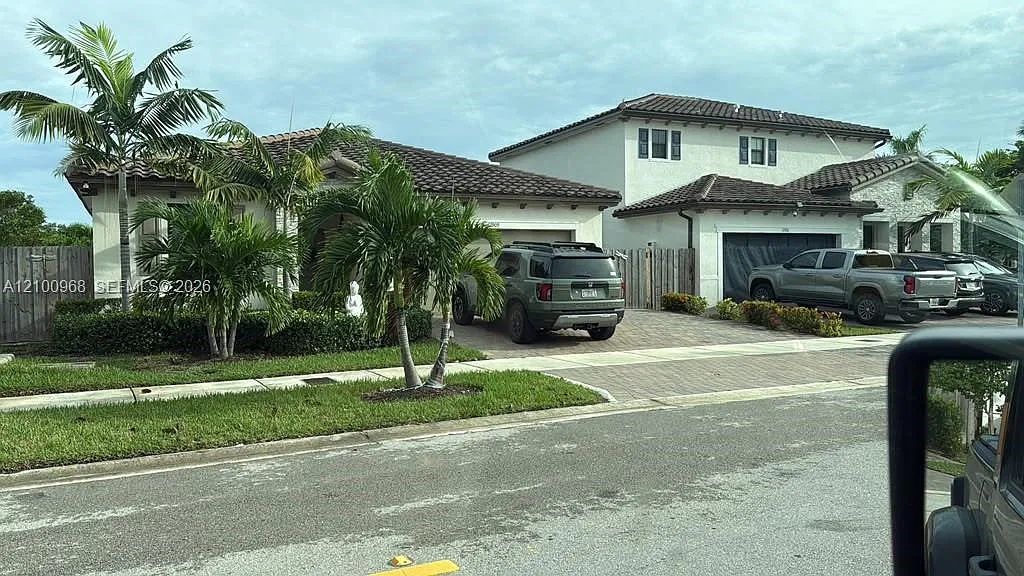 Estates At Silver Palm — Photo 3