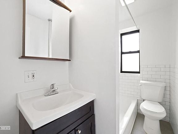 4th image of 729 Lafayette Ave APT 4M