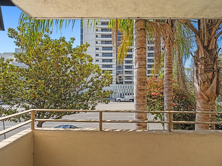 10645 Wilshire Blvd #101 — Photo 7