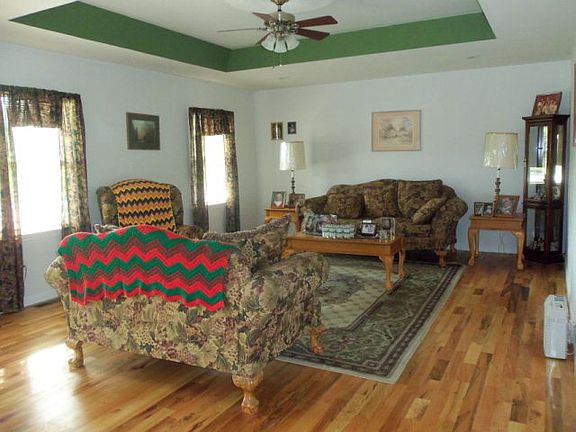 3rd image of 428 Breezy Estates Dr