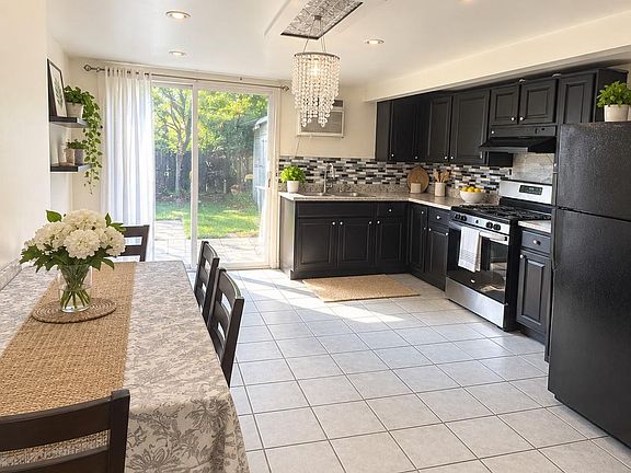 3rd image of 1183 Decatur Street