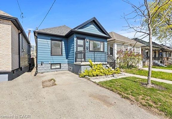 3rd image of 33 Huxley Ave N