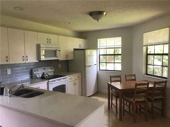 6650 Montego Bay Blvd APT B, Boca Raton, FL 33433