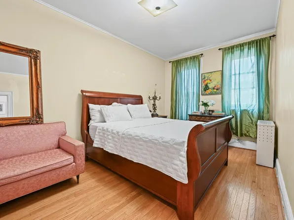 2154 60th Street image 21 of 29