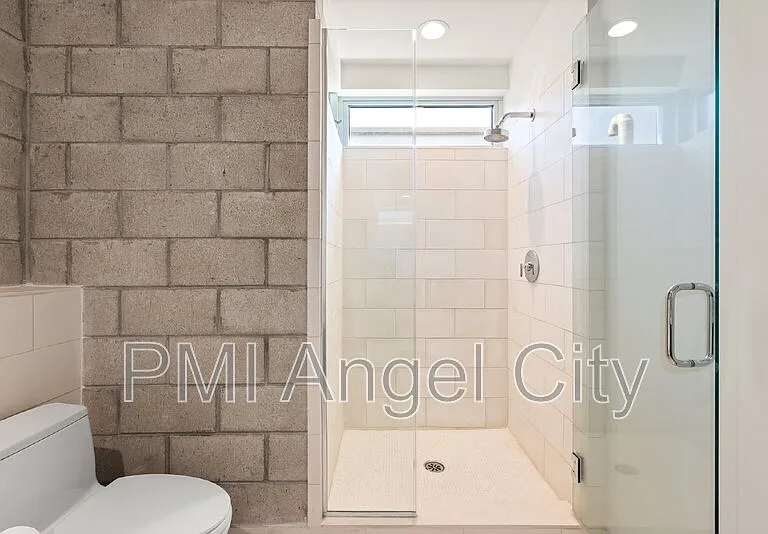 3450 Cahuenga Blvd W #607 — Photo 13