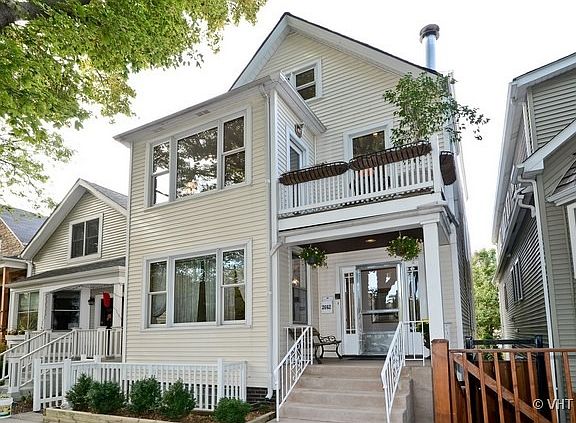 4th image of 2662 N Marshfield Ave