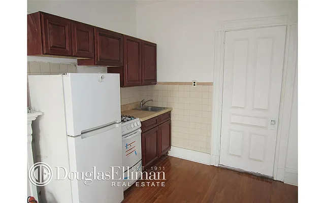 Rented by Douglas Elliman | media 22