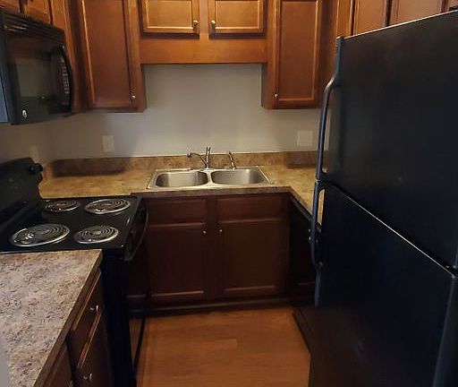 4th image of 1445 Brookwood Dr APT D