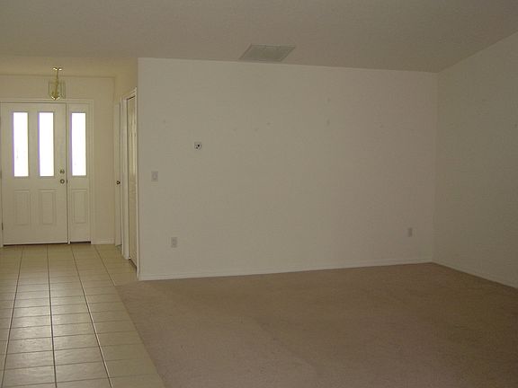 3rd image of 5B Ryall Ln