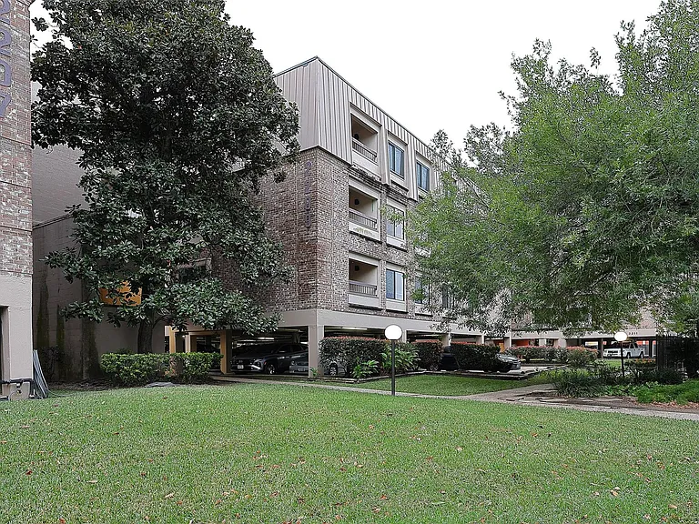 2209 S Braeswood Blvd #32C — Photo 12