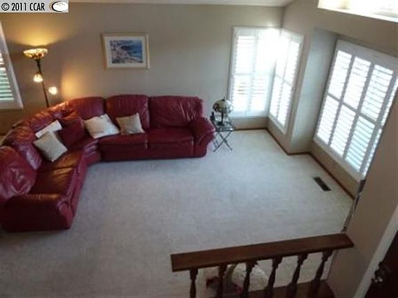 2nd image of 2339 Oak Glen Cir