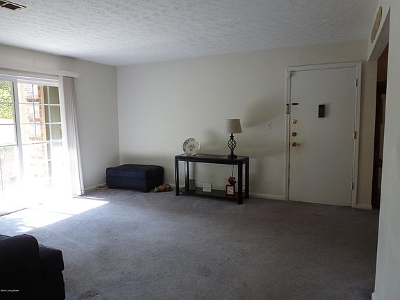 2nd image of 425 Logsdon Ct