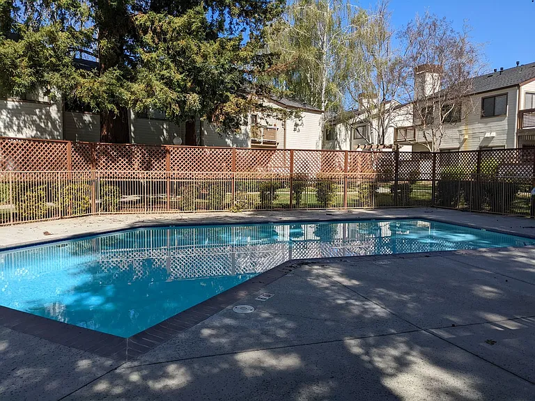 1338 Meadow Ridge Cir — Photo 19