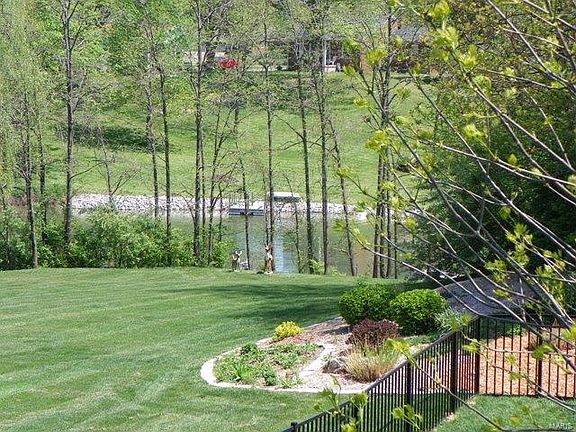 3rd image of 2812 Woodfield Dr