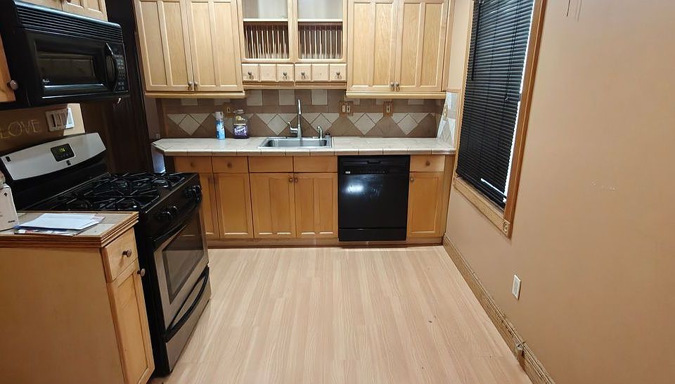 1st image of 26598 Sunningdale Dr