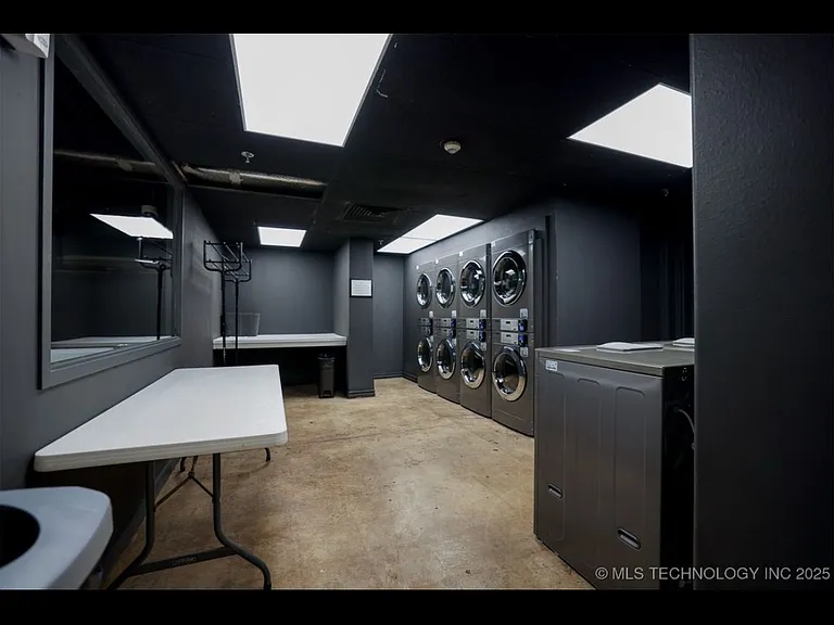 450 W 7th St S #401 — Photo 13