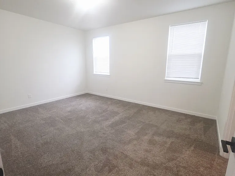 100 N 5th St #B16 — Photo 19