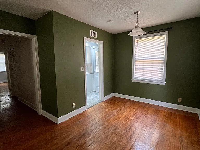 1312 Barrow Ct — Photo 5