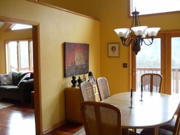 389 Alpine Dining Room