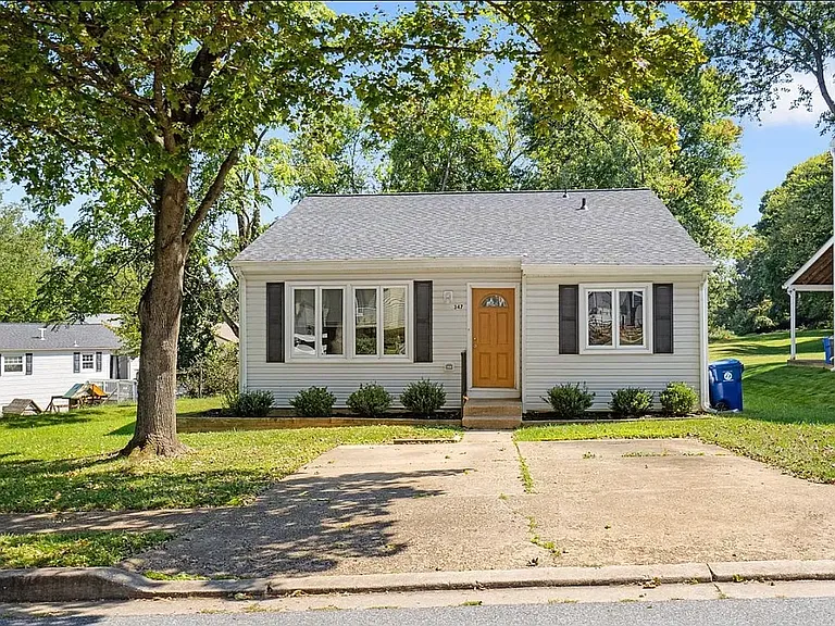 347 Kearney Dr — Photo 1