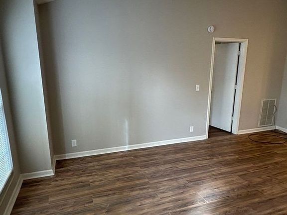 5th image of 2910 Sheana Way