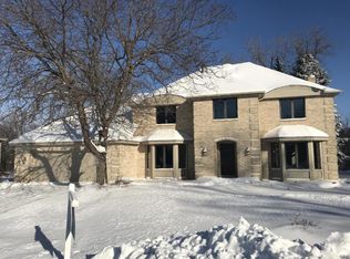 15492 Canyon Rdg, Eden Prairie, MN 55347