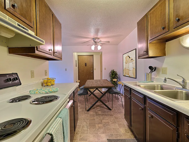 Fargo, ND Saddlebrook Apartments | Dining