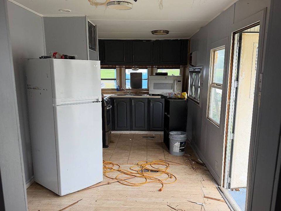 2nd image of 114 Cookstown New Egypt Rd #B3