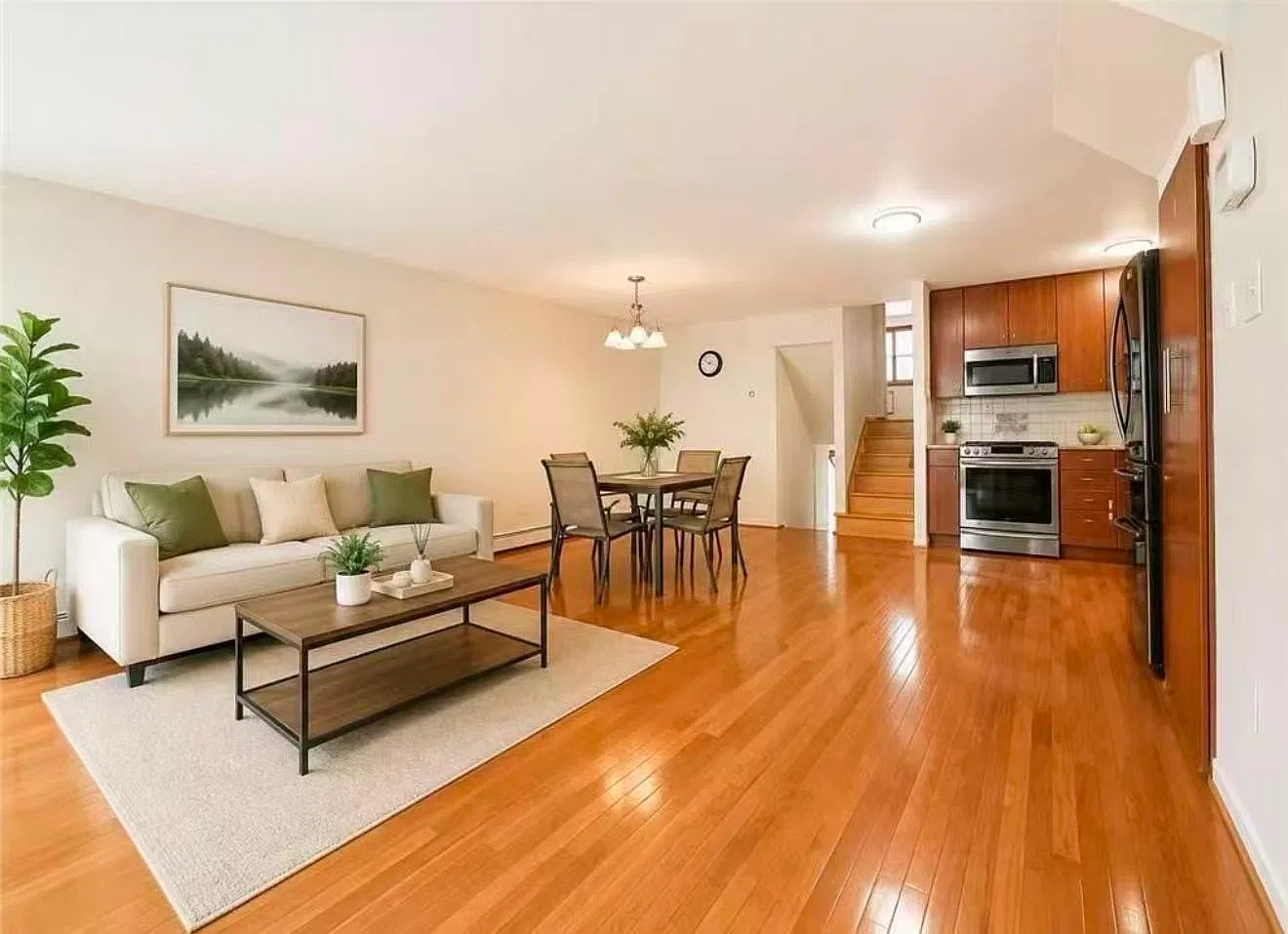 3 bed, 1.5 bath, $3,200 — Photo 1