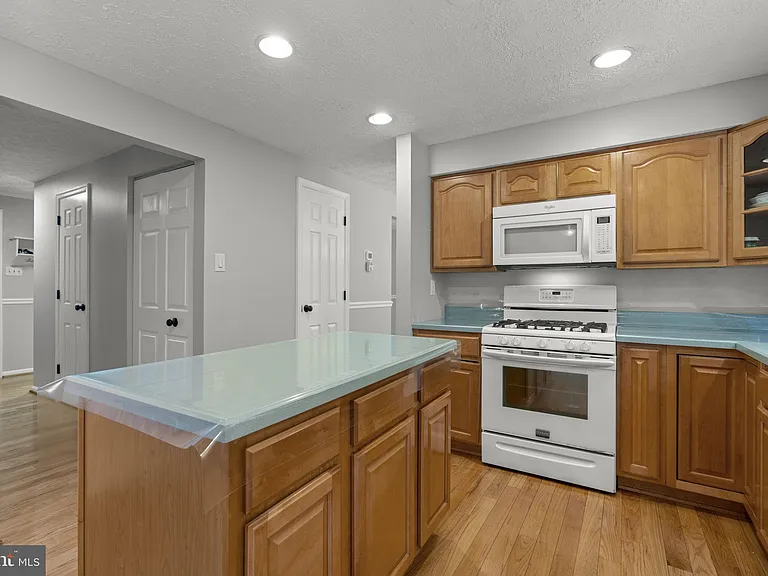 8428 Braddock Way — Photo 13
