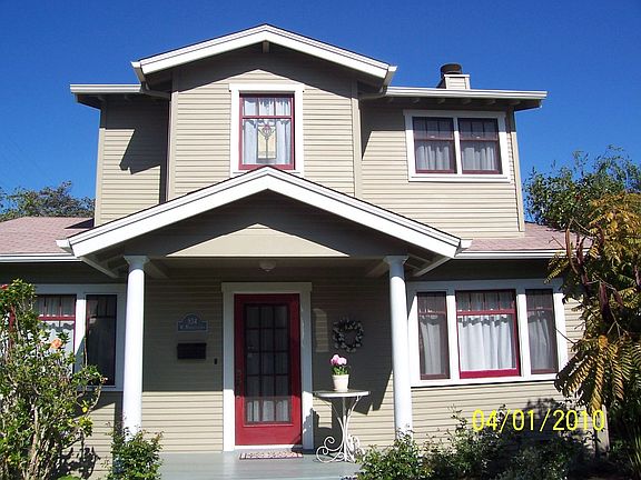 2nd image of 934 W Micheltorena St