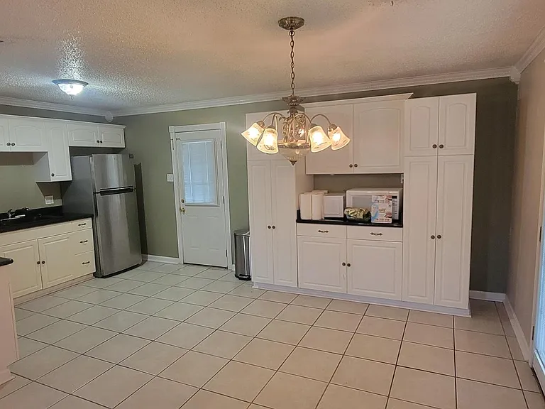 1308 Green Ave — Photo 2