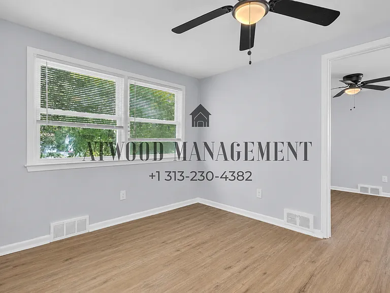8283 Vaughan St — Photo 2