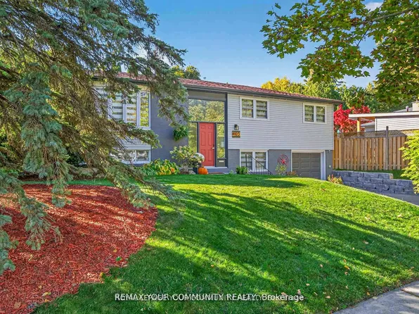 105 Orchard Heights Blvd, Aurora, ON L4G 2Z8