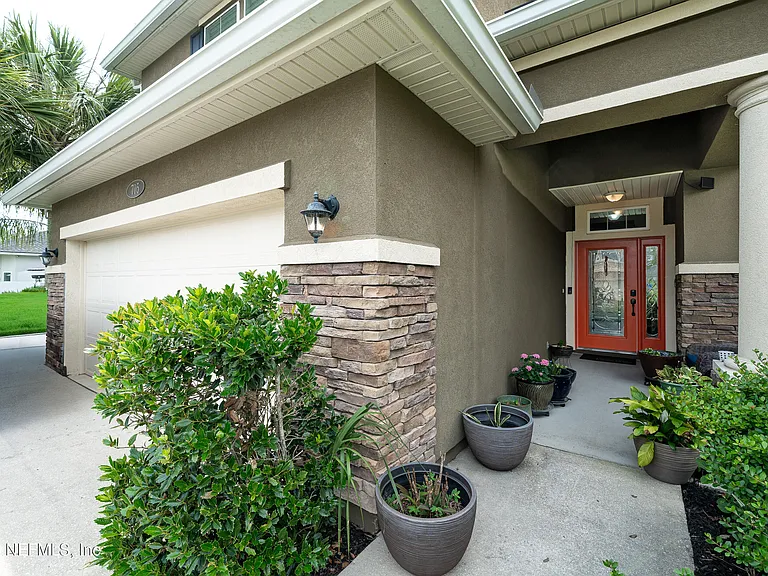 705 W Kings College Dr — Photo 3