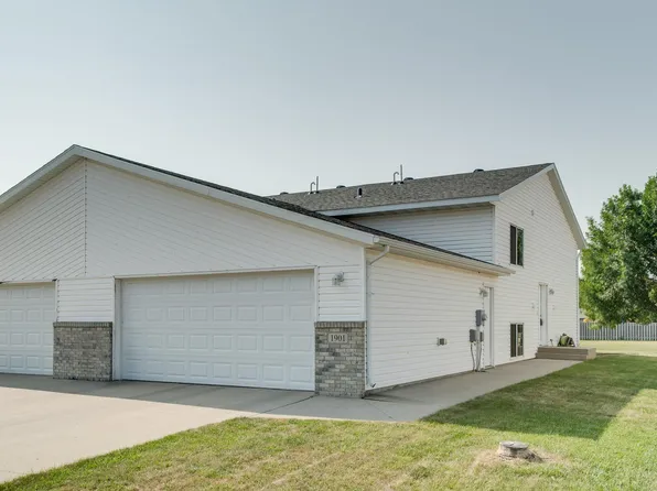 1901 41st Ave S, Moorhead, MN 56560