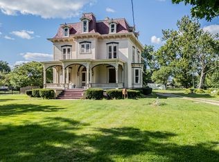 627 E Peru St, Princeton, IL 61356