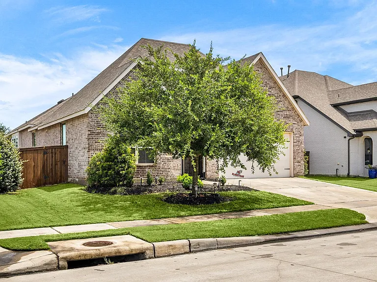 6722 Waxbill Rd — Photo 4