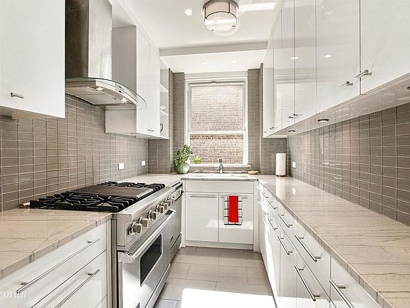 5th image of 12 W 96th St APT 16C