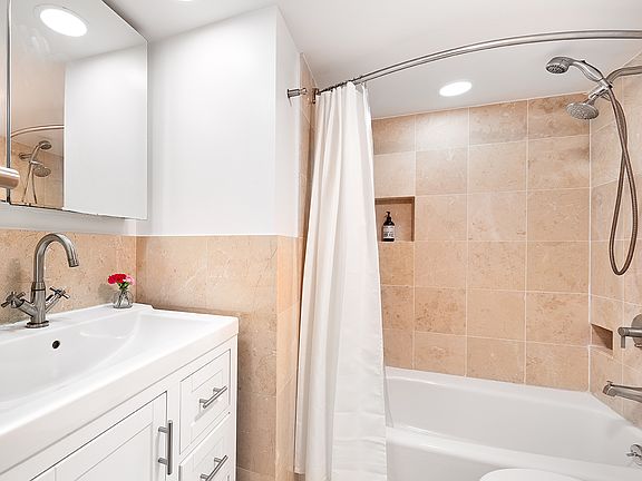 5th image of 391 3rd St APT 1