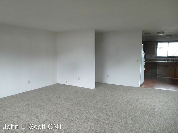 3rd image of 714 N Pearl St