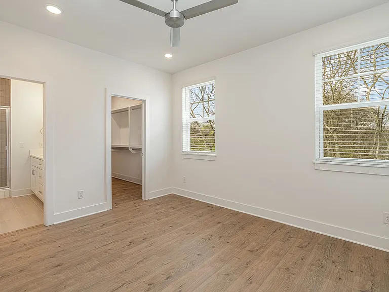 725 Caraway Ln — Photo 8