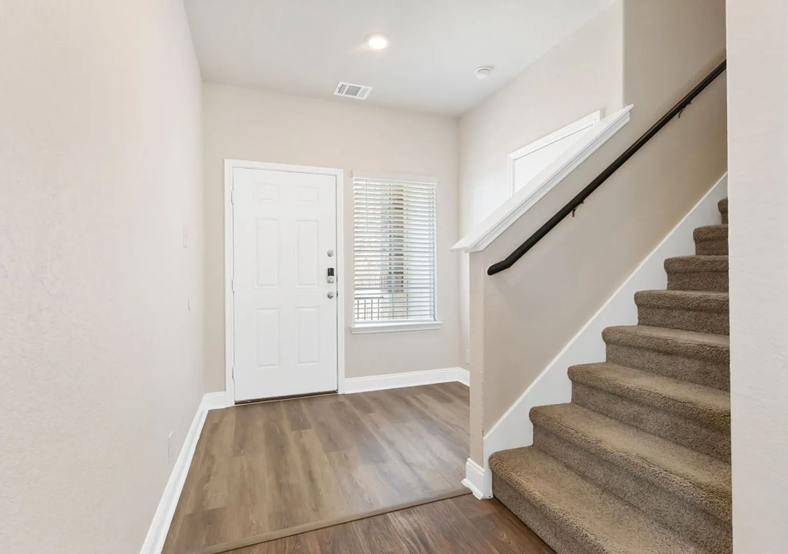 6410 Bleak Hills — Photo 4